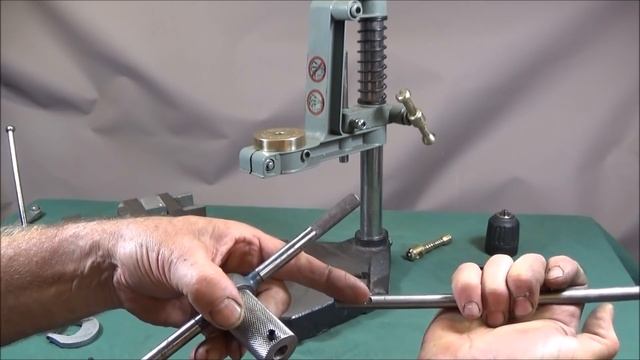 How To Make A Good Quality Low Cost Screw Tapping Jig From Old Tools смотреть онлайн
