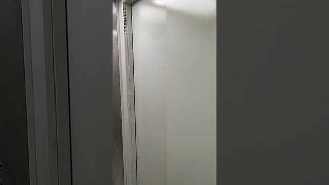 Новый лифт в советском 14 этажном доме. смотреть онлайн