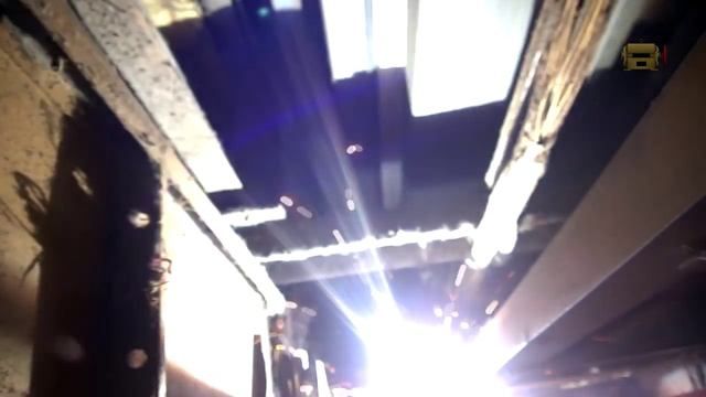 Старый лифт разваливается смотреть онлайн