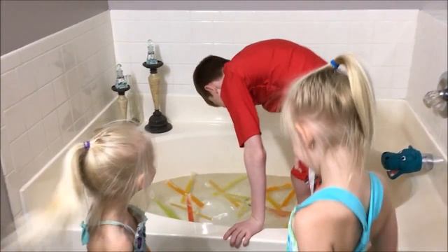 Extreme Ice Bath Challenge! With Popsicles! All 4 kids! смотреть онлайн
