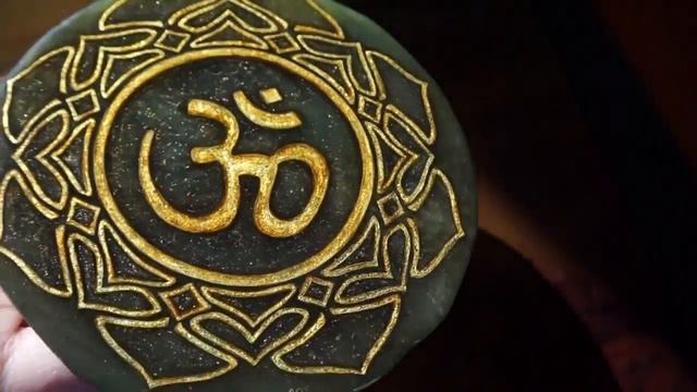 Каменное панно "Знак Ом" буддизм будда золото нефрит - лаковая миниатюра смотреть онлайн