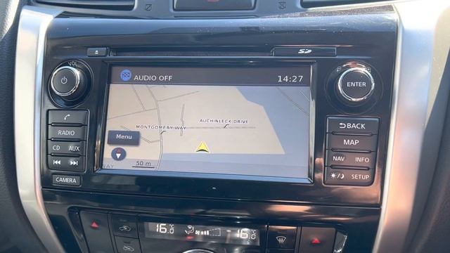 Nissan Navara Double Cab Pick Up Tekna 2.3dCi 190 4WD смотреть онлайн