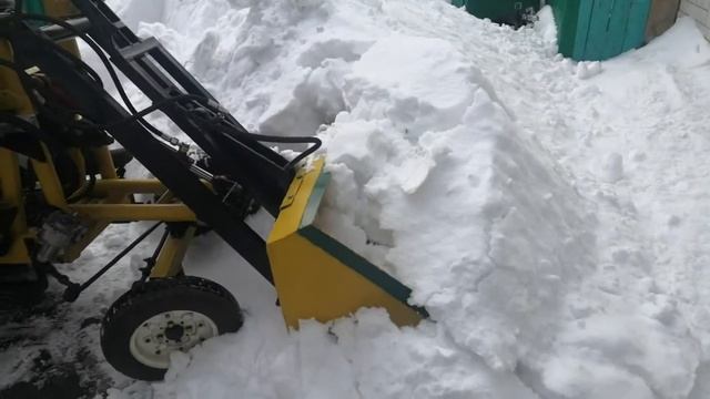 Первый выезд минипогрузчика. Испытание повторителя смотреть онлайн