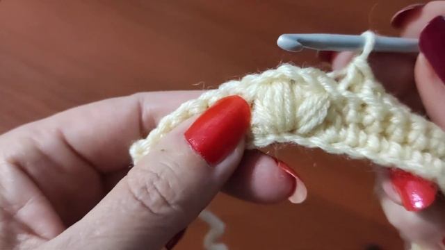 Шапочка поперечным вязанием крючком. Комплект- шапочка и шарфик для начинающих. смотреть онлайн