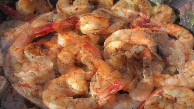 The PERFECT Quick Dinner or Appetizer! Garlic Butter Shrimp смотреть онлайн