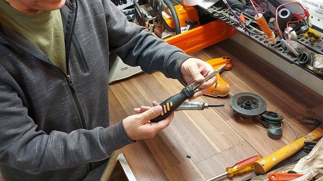 Stihl Grass Trimmer Maintenance | The FS38 Has a Hidden Grease Hole смотреть онлайн