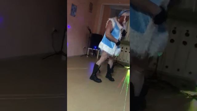 Снегурочка алкашка смотреть онлайн