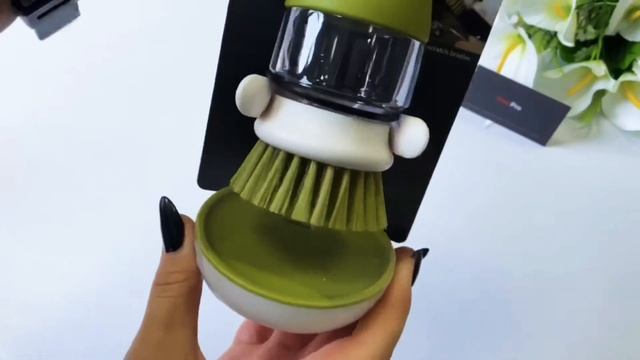 Щетка с дозатором Joseph Joseph Palm Scrub Green смотреть онлайн