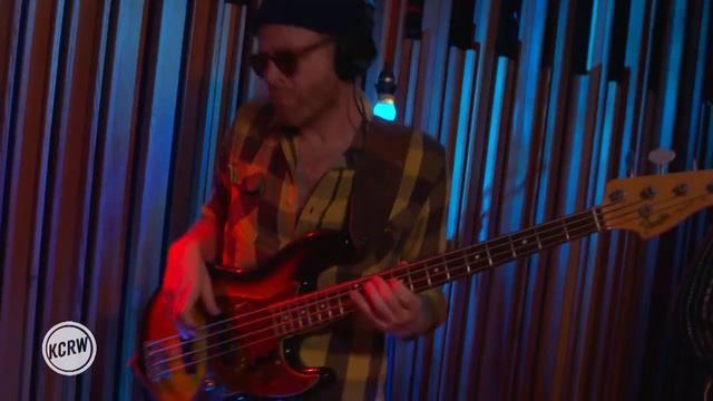 The Voidz performing 'Leave it in My Dreams' live in KCRW смотреть онлайн