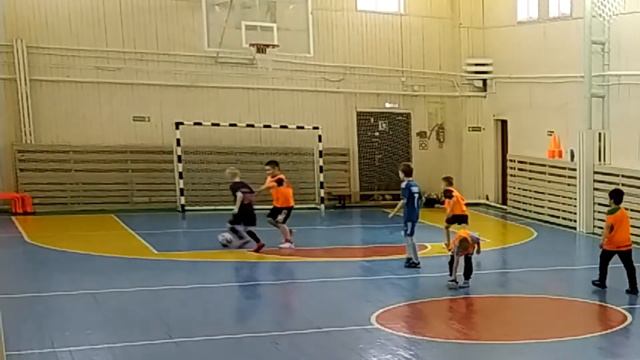 Обзор восемьдесят второй игры. 5 голов и 1 голевая передача. Победа 8:4. Продолж. игры - 40 минут. смотреть онлайн