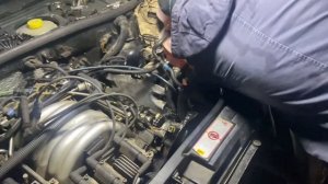 Первый день! Замена левого гидронатяжителя цепи на Audi A6 (C5)