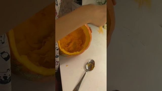 Тыква на Хеллоуин ? #shorts #хеллоуин смотреть онлайн