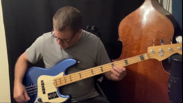 Fender Ultra Jazz Bass (First Look) смотреть онлайн