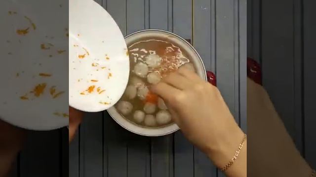 самый быстрый и вкусный СУП С ФРИКАДЕЛЬКАМИ! невероятно простой и легкий рецепт приготовления! смотреть онлайн