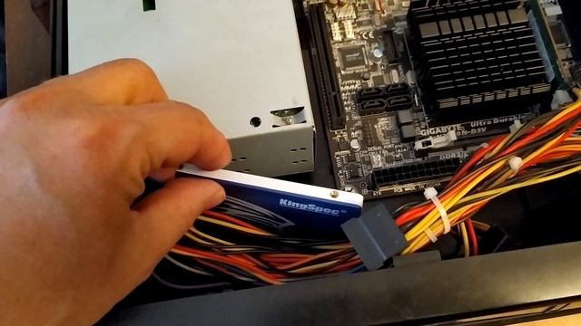 Эскизный проект компьютера в корпусе видеоплеера VHS смотреть онлайн