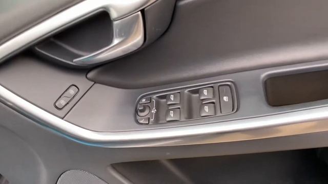Volvo XC60 2.4D5 R-Design Lux Nav Auto