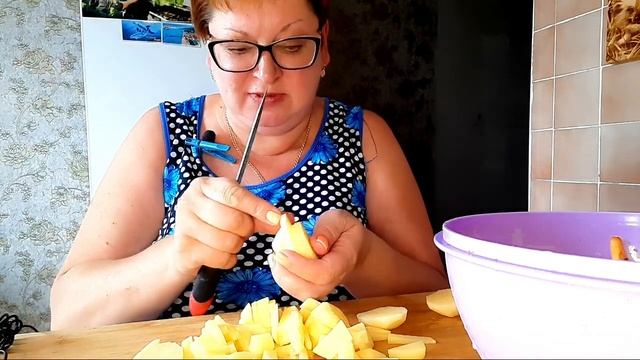 Болтовлог/Готовлю картошку с грибами или грибы с картошкой/ смотреть онлайн