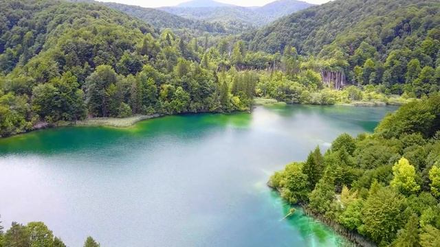Croatia's amazing PLITVICE. Stunning view from drone! смотреть онлайн