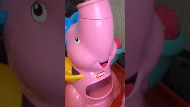 Слоник-фонтан от Playskool смотреть онлайн