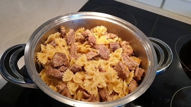 PASTA FARFALLE CON CARNE DI MAIALE?? БАБОЧКИ ТУШЕНЫЕ СО СВИНИНОЙ?? смотреть онлайн