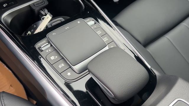 2023 Mercedes-Benz GLB GLB 250 MI Rochester, Troy, Dearborn Heights, St. Clair Shores, Bloomfie... смотреть онлайн