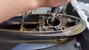 ⚙️??Разборка редуктора лодочного мотора YAMAHA30DEM. Замена сальников и подшипников.