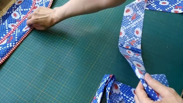 Как сшить кухонный фартук. Подробный МК в двух частях. Часть вторая. смотреть онлайн