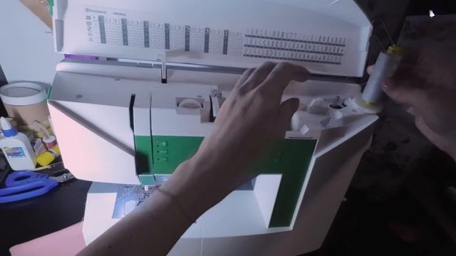 Как шить ДВОЙНОЙ иглой на бытовой швейной машине? смотреть онлайн