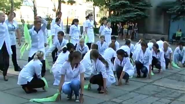 Flesh Mob Супер танец мед2011