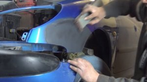 Рихтовка крыла с помощью кузовного напильника