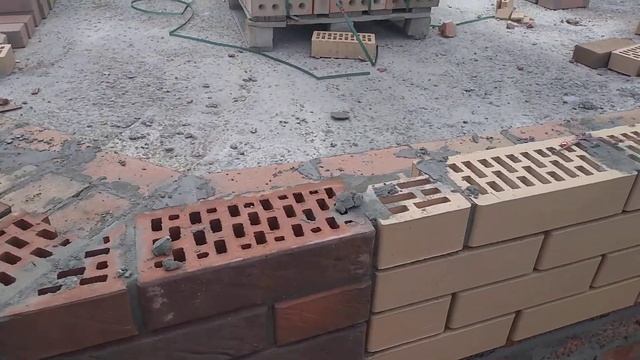 Кладка кирпича день 3