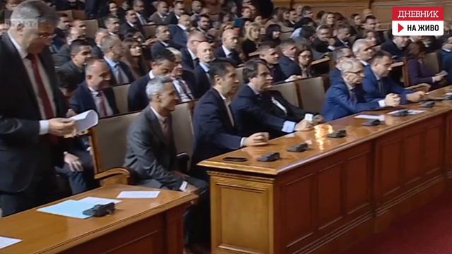 Вежди Рашидов: Положението вместо да се влошава, става безнадеждно смотреть онлайн