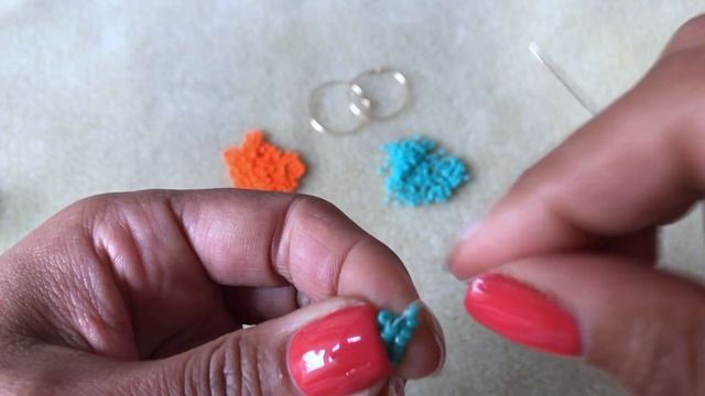 DIY Jewelry Tutorial - Seed Bead Hoop Earrings with Tubular Herringbone Stitch. смотреть онлайн