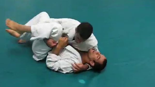 Gracie Insider - Open Guard Pass