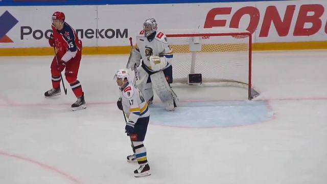 Ilya Proskuryakov in action during the CSKA @ Sochi hockey game смотреть онлайн