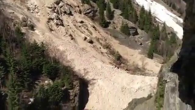 Оползень в горах