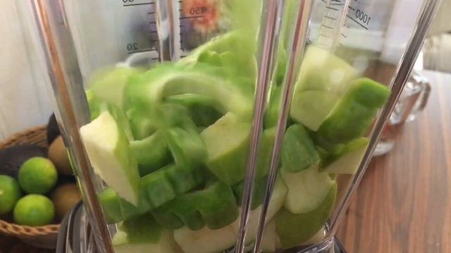 蜂蜜蘋果苦瓜汁-VitaBoost 高速攪拌機 смотреть онлайн