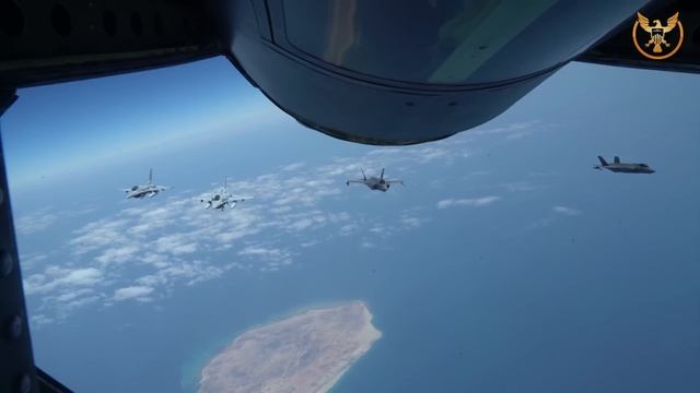 the US f-35 fighter jet is very powerful смотреть онлайн