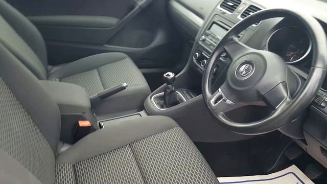 2011 Volkswagen Golf 1.6 TDI 3 Door смотреть онлайн