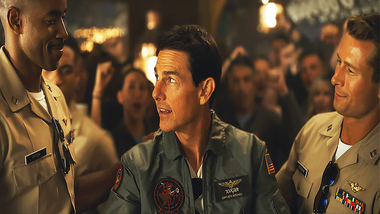 Пилоты-выпускники вышвыривают старого пилота из бара, не подозревая, что он их НОВЫЙ ИНСТРУКТОР