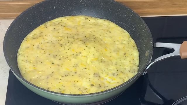 Кабачки и Яйца. Вкусный Рецепт Ужина на сковороде за 15 минут! ТАК КАБАЧКИ ВЫ ещё НЕ ГОТОВИЛИ! смотреть онлайн