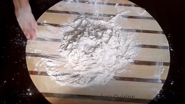 "Əriştə" hazırlanması ♨ Azerbaijan National Cuisine -"Erishte" Азербайджанская Кухня -"Аришта" смотреть онлайн