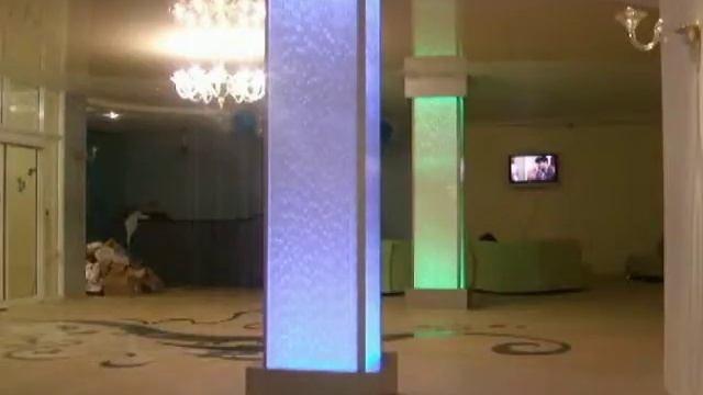 Пузырьковые панели, декорирующие несущие колонны. смотреть онлайн