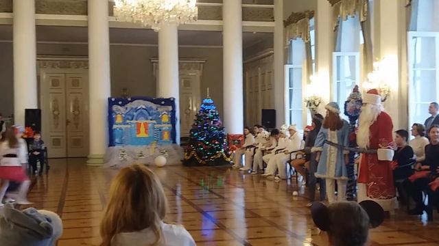 Дед Мороз,Снегурочка и Госпажа Жара смотреть онлайн