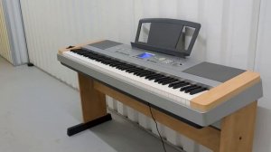 Yamaha DGX-640 digital piano keyboard arranger stock number 22369