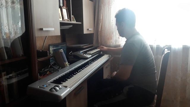 Диапазон 9 октав фортепиано на 2 мидиклавиатурах и звучит Мазурка 6 смотреть онлайн