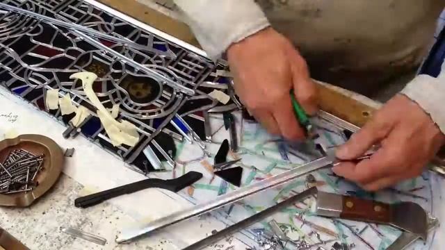 Reglazing a parish house window смотреть онлайн