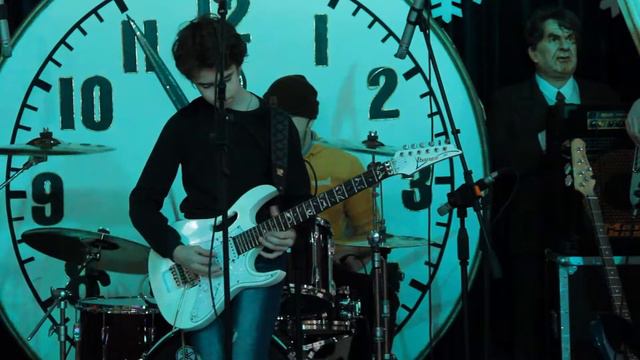 Кирилл Свешников и трио DavZeBand ,,Manhattan,,(сover) смотреть онлайн