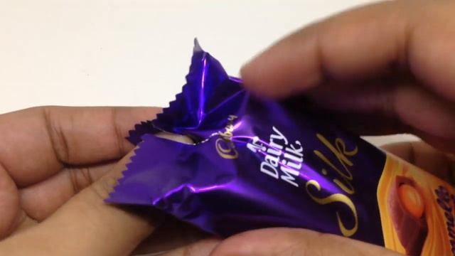 Dairy Milk Silk Caramello смотреть онлайн