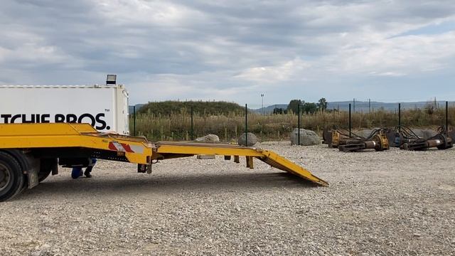2011 Renault Midlum 220 Crew Cab Flatbed Truck I St Aubin, France Auction - 29 & 30 September смотреть онлайн